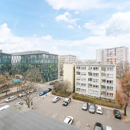 Solec Powisle Homely By Bookinghost