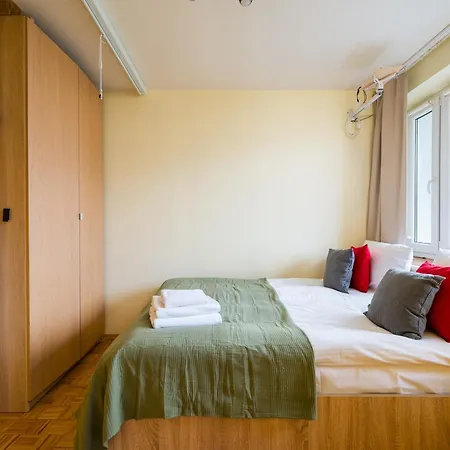 Solec Powisle Homely By Bookinghost *
